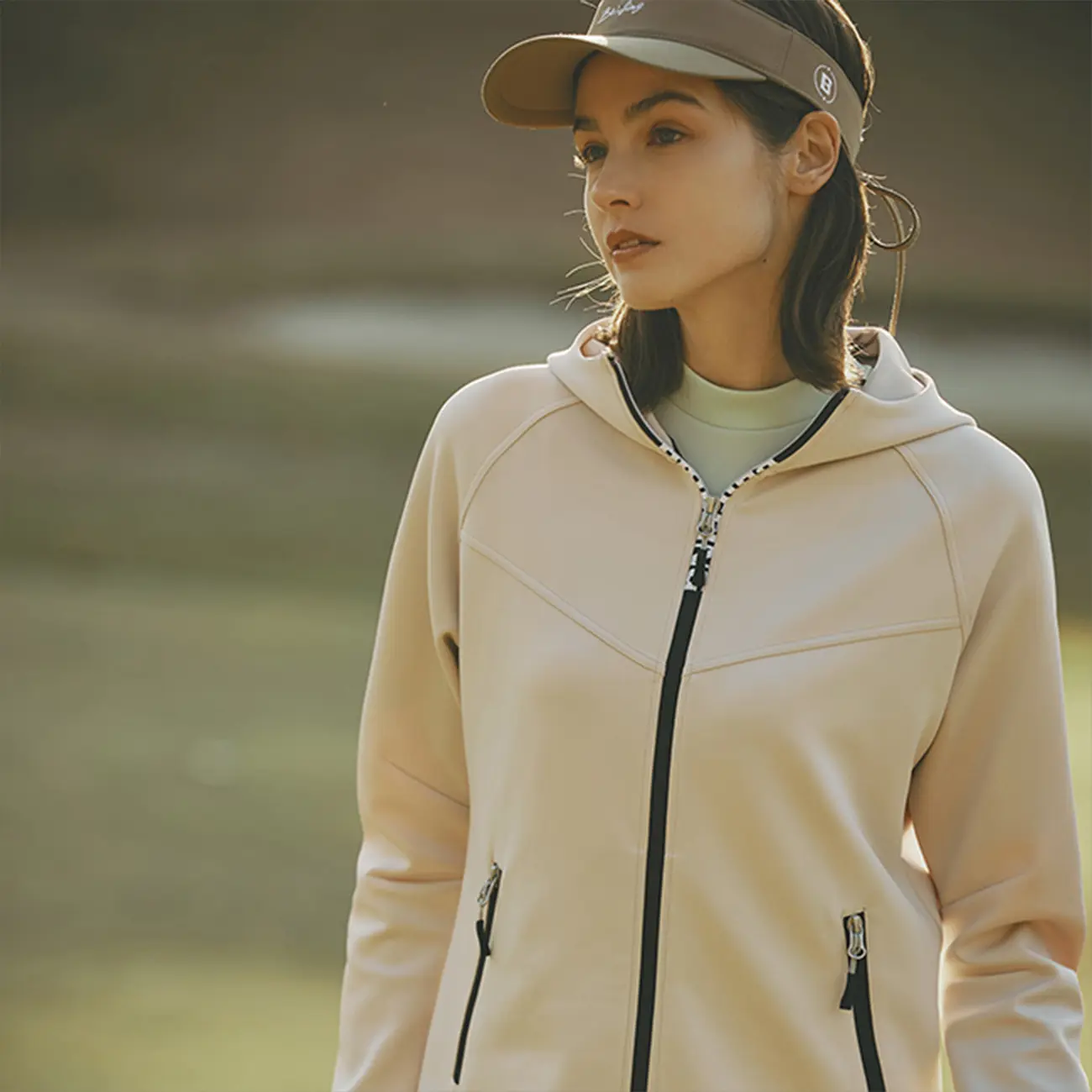 WOMEN’S STYLING 01